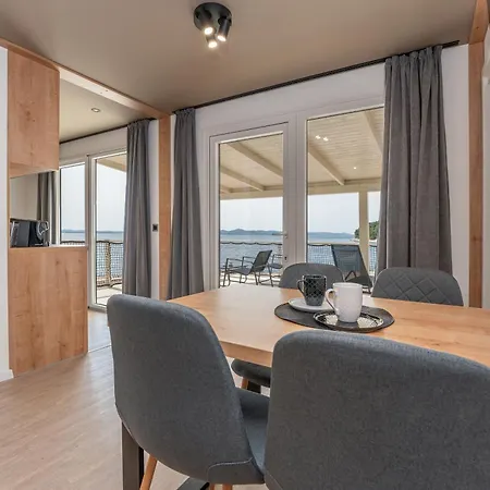 Bella Vista アパート ドラゲ